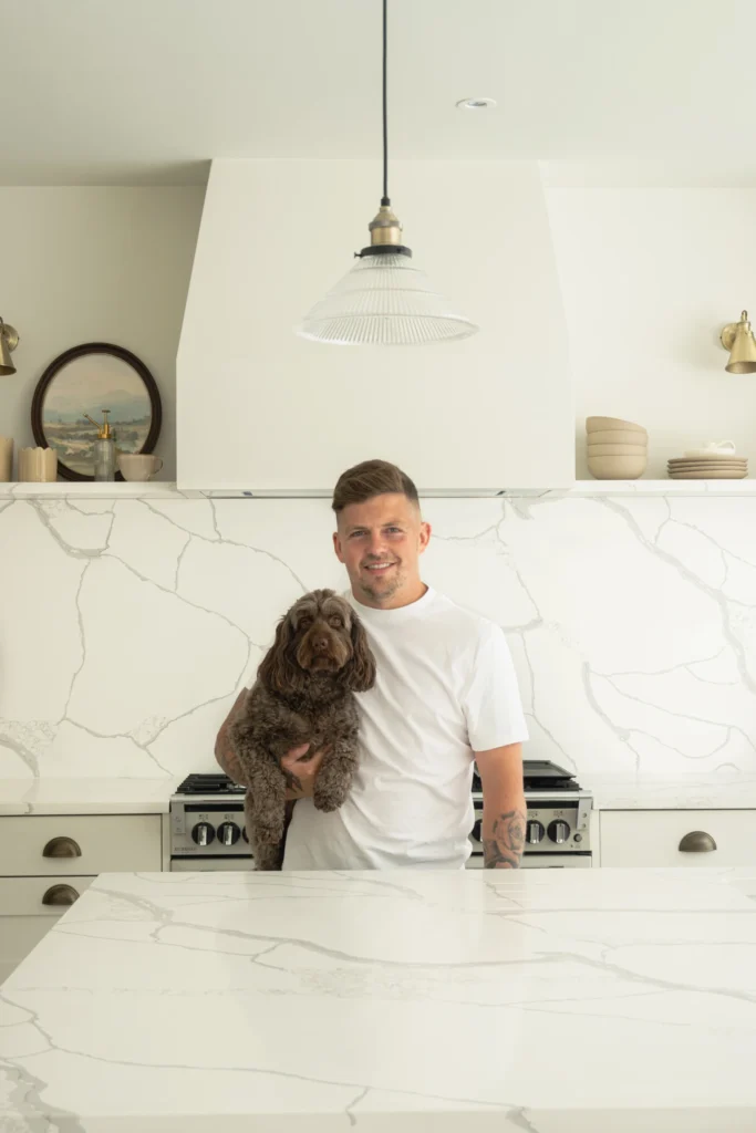 Luxury kitchen island finished with ELORĀ mineral surfaces
