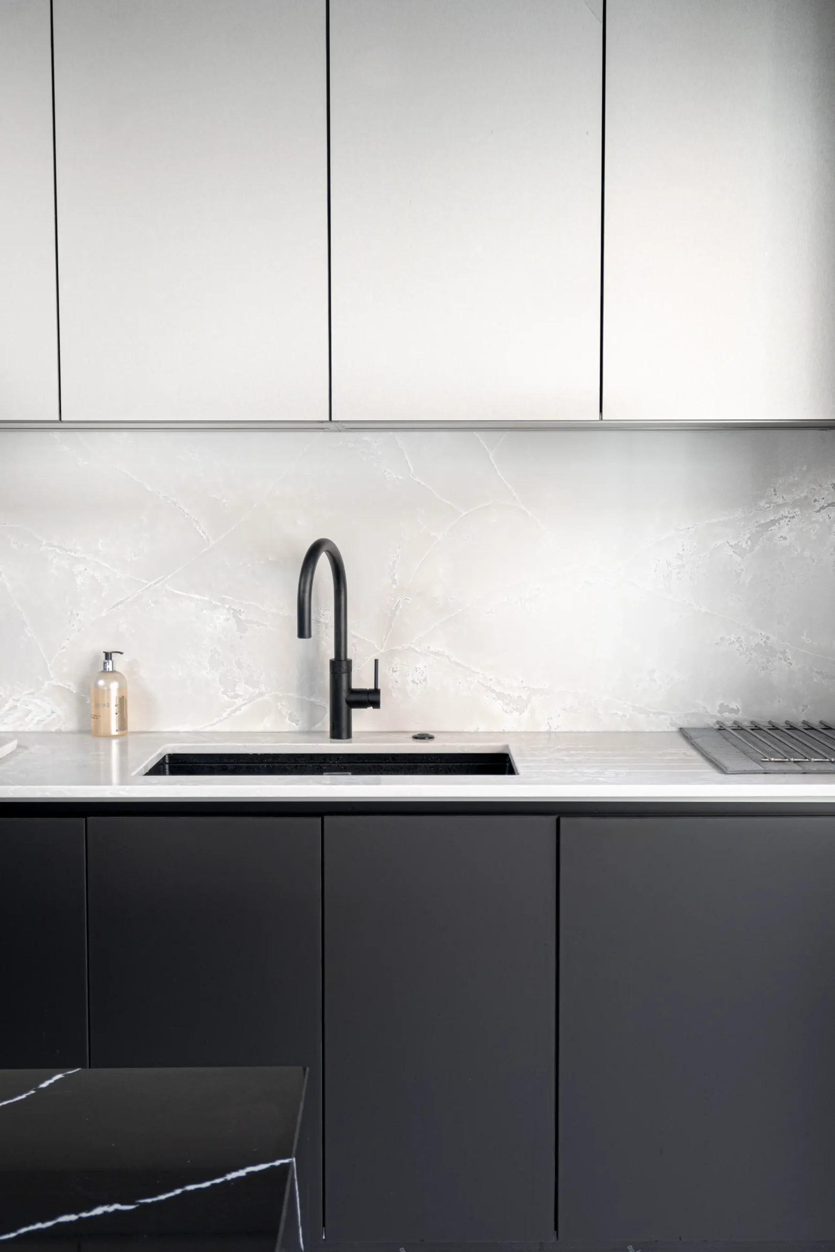 Ice White worktop showing grey veining