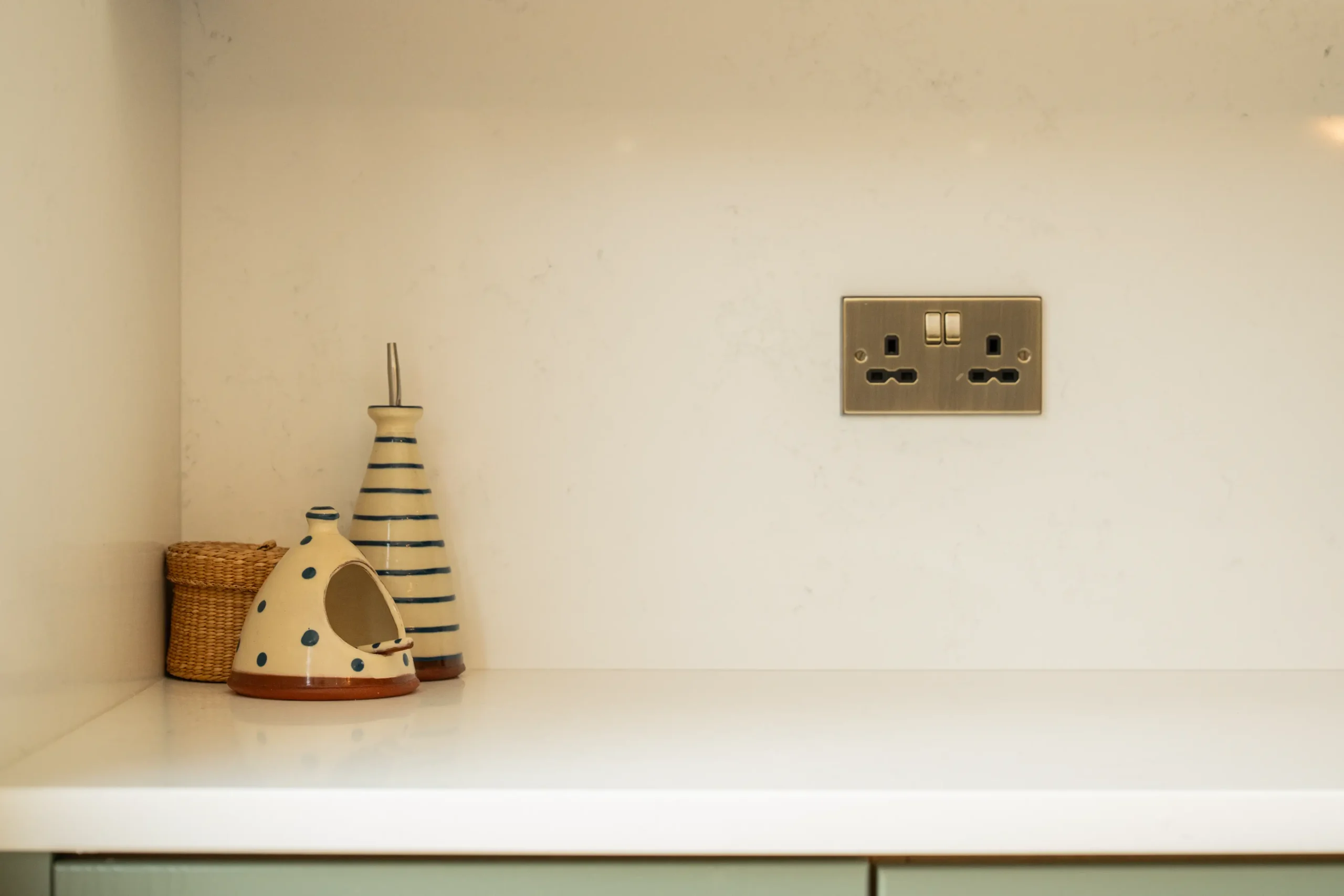 Bianco Carrara worktop surface with soft smoky grey veining