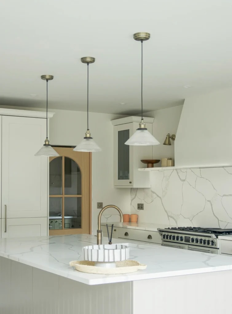 Calacatta Venato Worktops with a Matching Shelf project gallery image 4