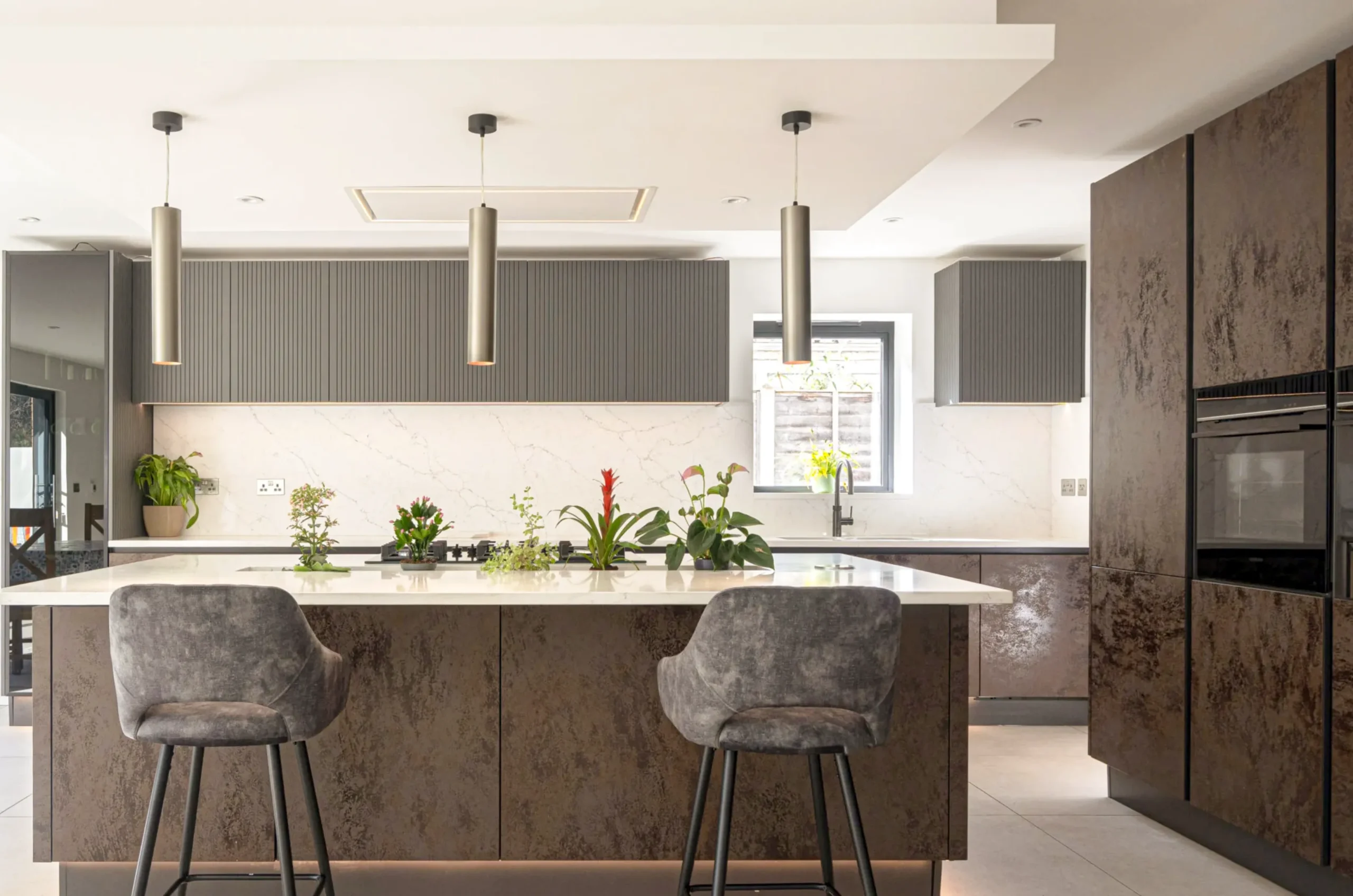 Alaska worktop showing white veining