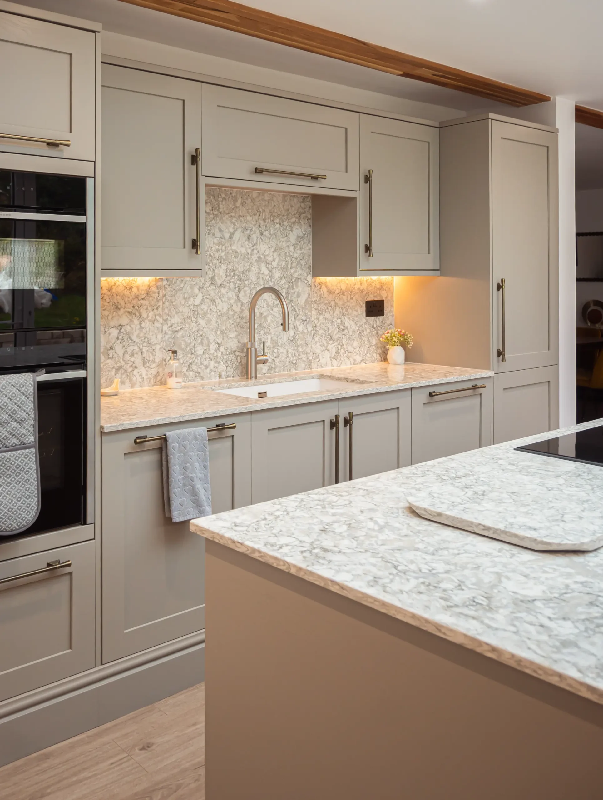 Atlas White worktop showing sparkle finish