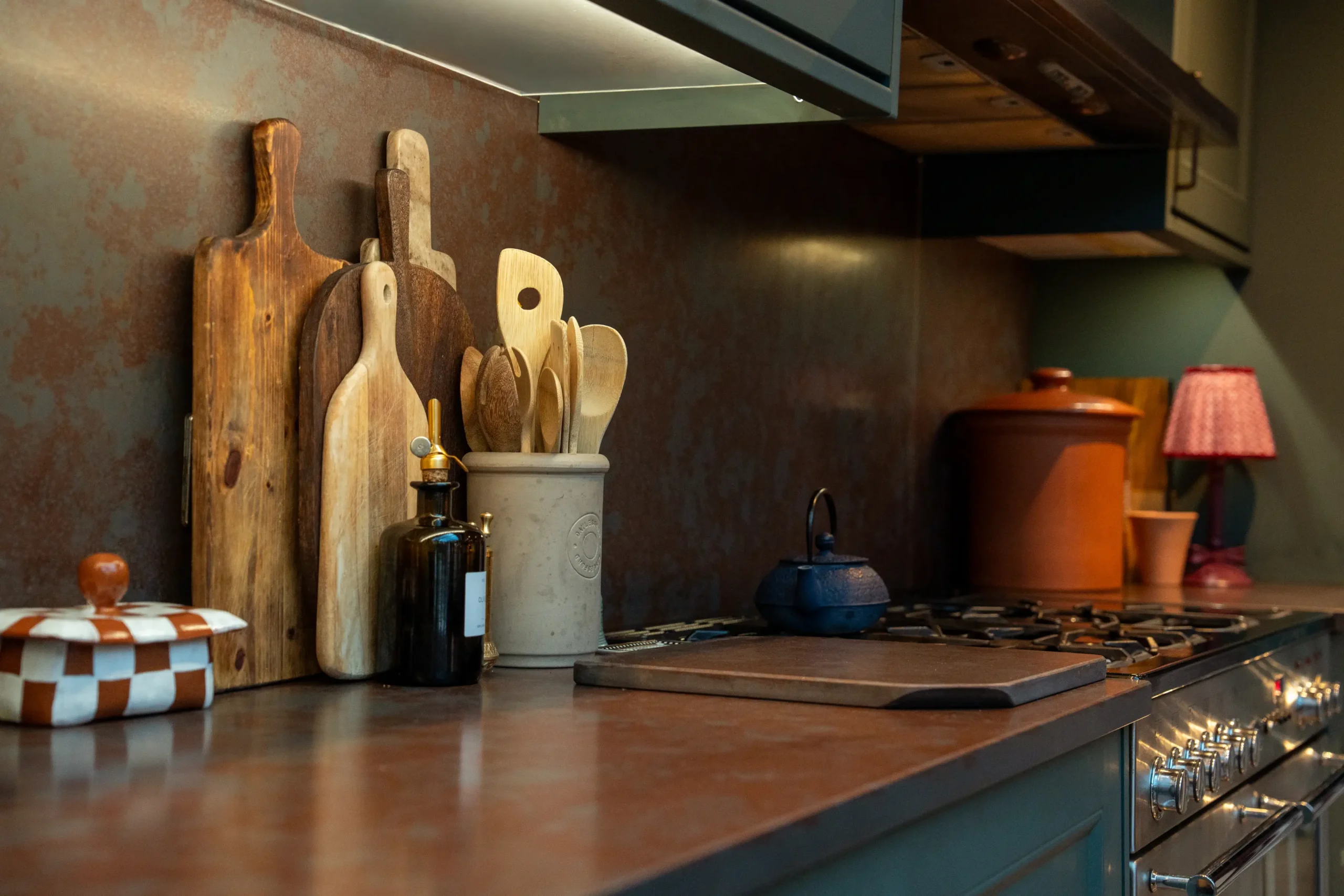 Iron Ore worktop showing brown marble-effect veining