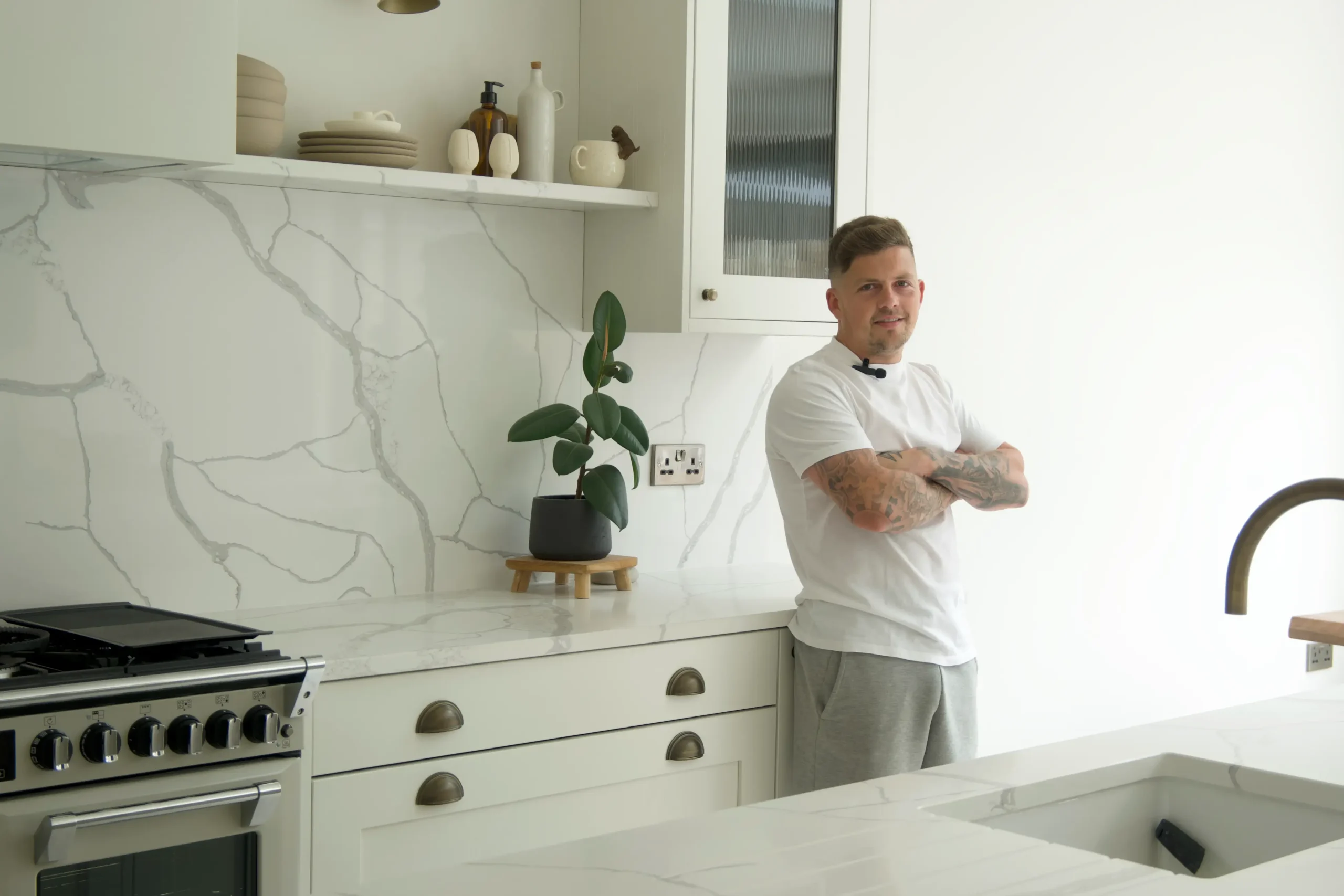 Calacatta Venato worktop showing defined grey veining