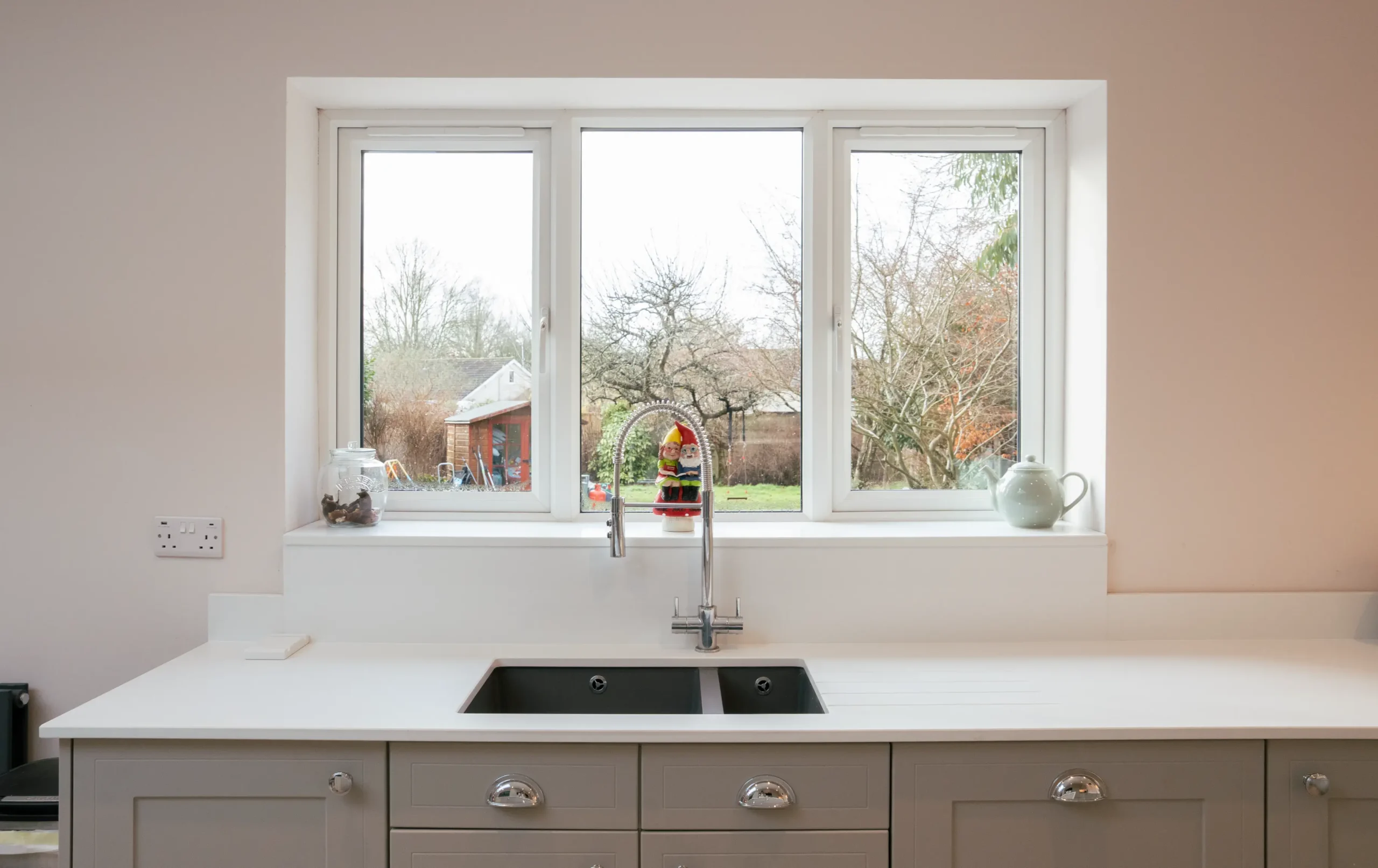 Aspen Ice worktop showing white sparkle finish