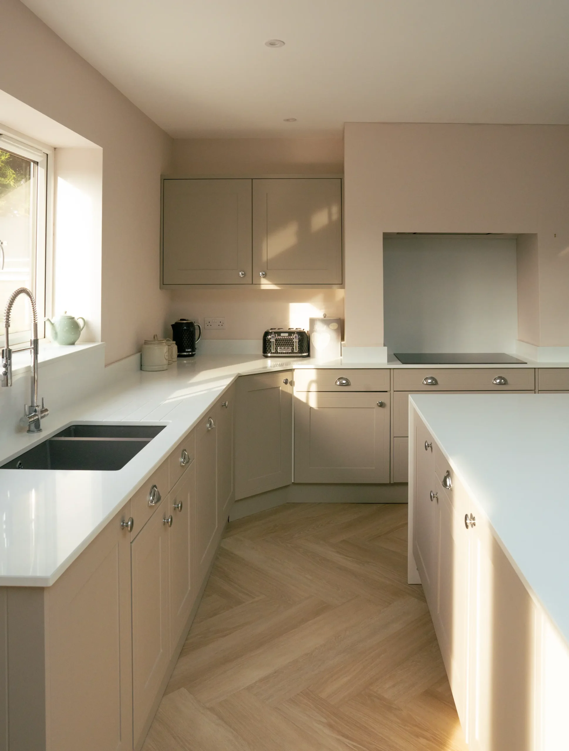 Aspen Ice worktop showing white sparkle finish