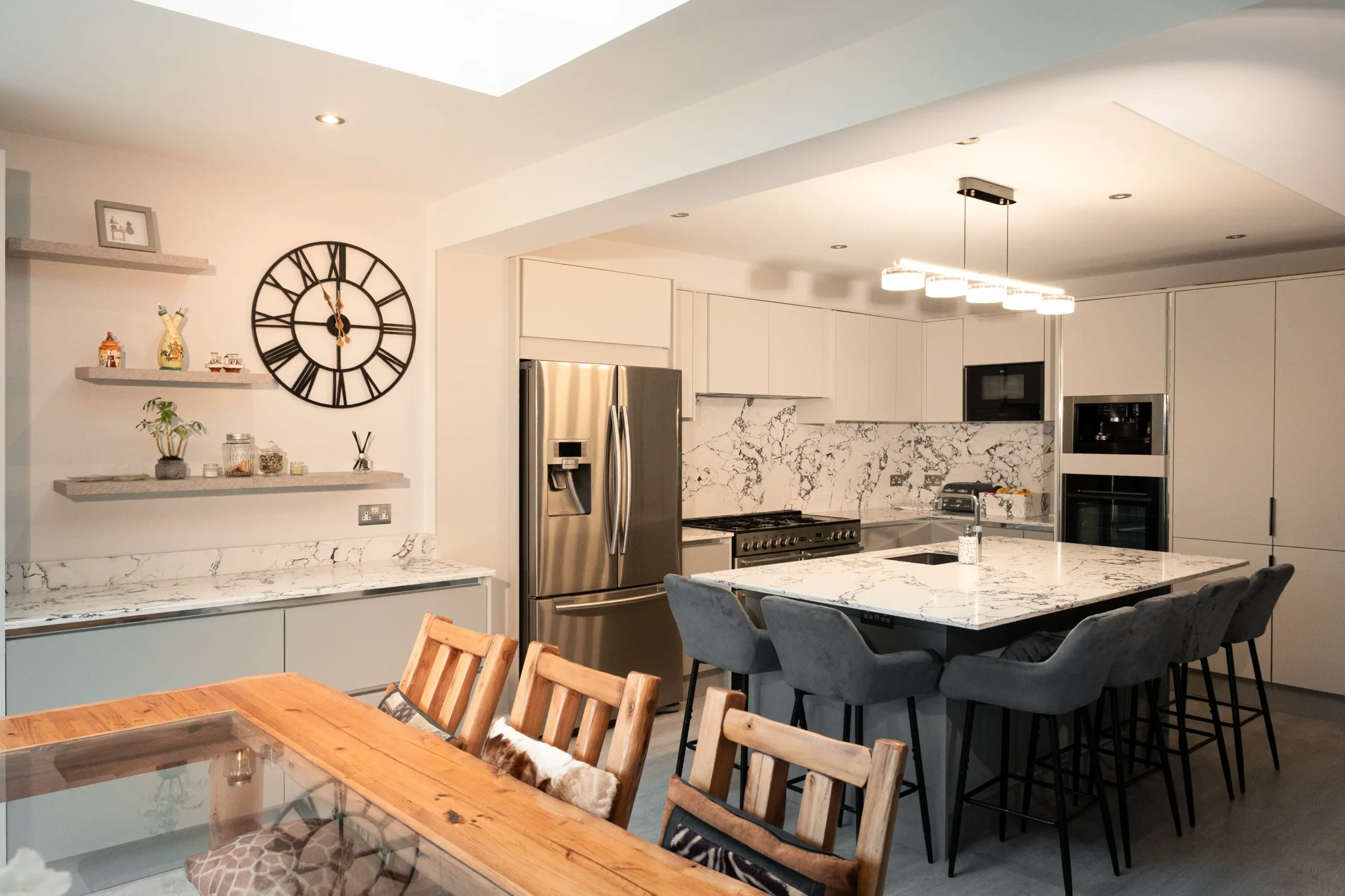 Arabescato worktop with soft, flowing grey veining