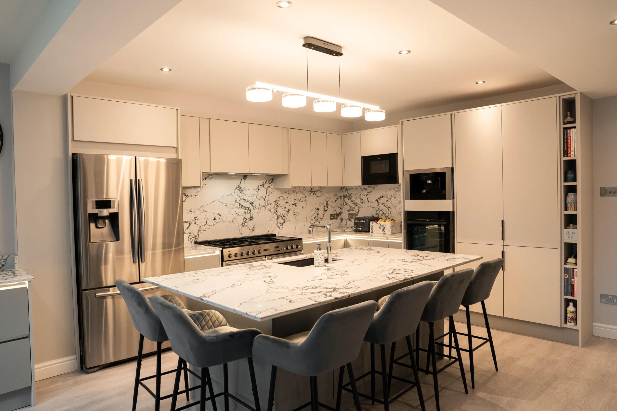 Arabescato worktop showing soft, flowing grey veining