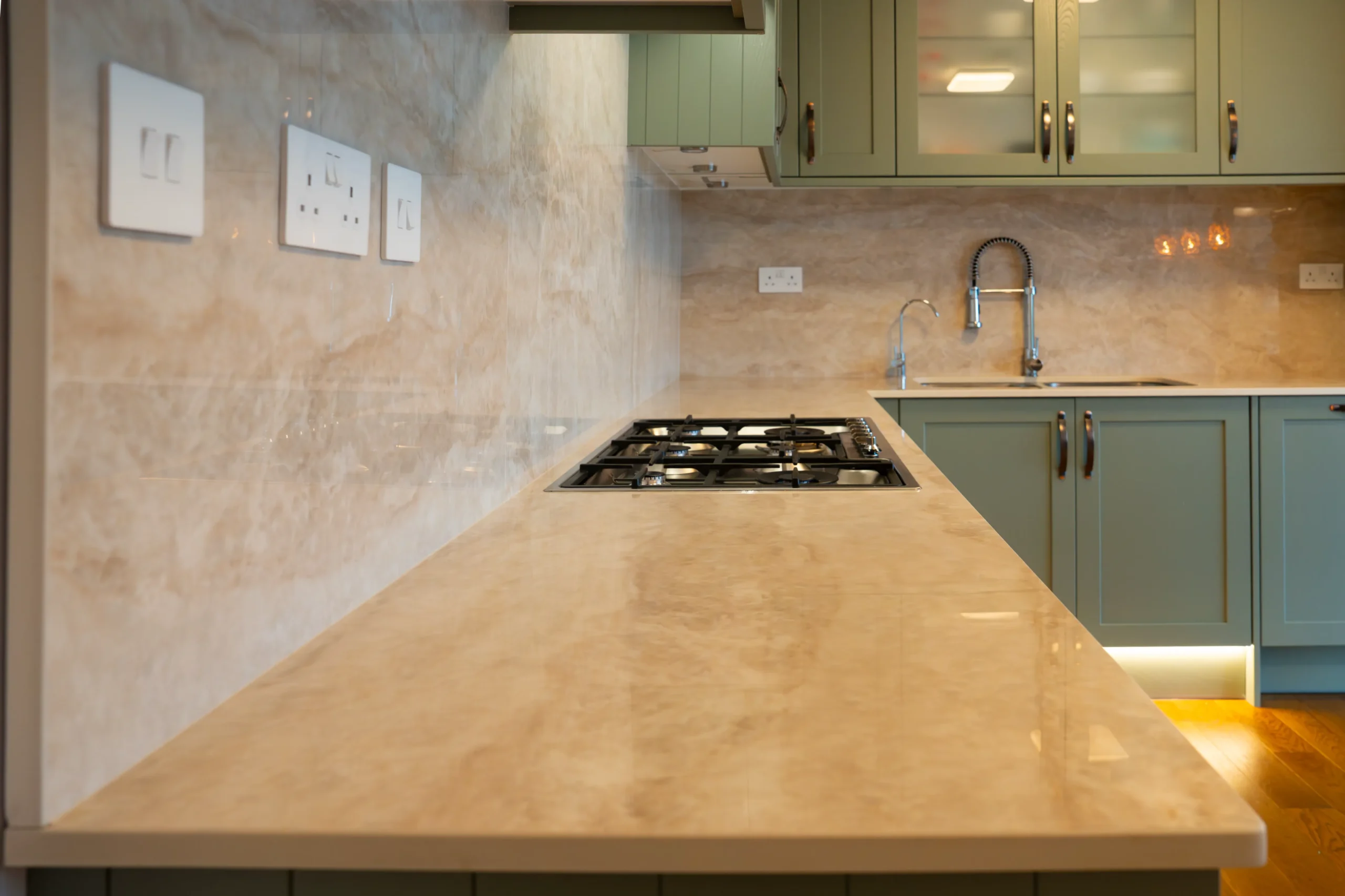 Crema sintered stone worktop surface with cream veining