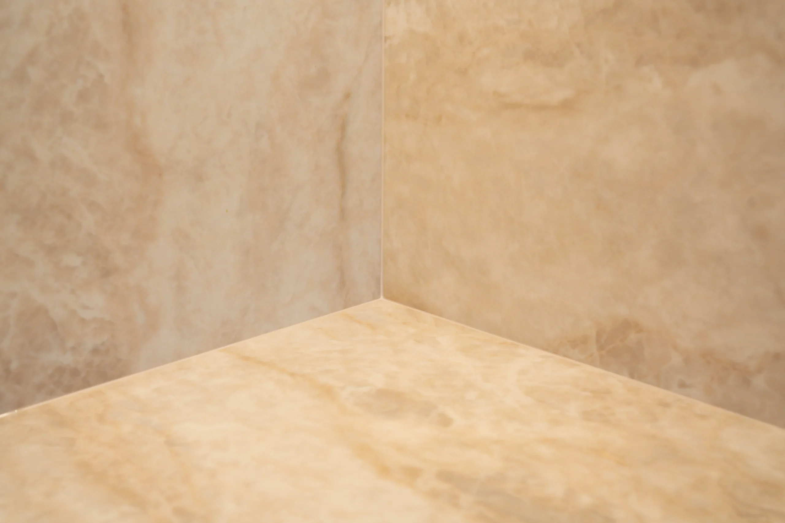Crema sintered stone worktop with cream veining