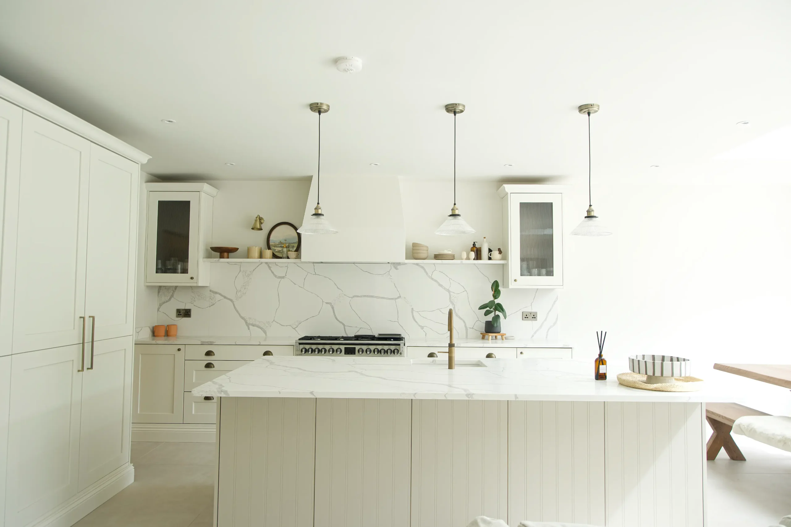 Calacatta Venato worktop surface with defined grey veining