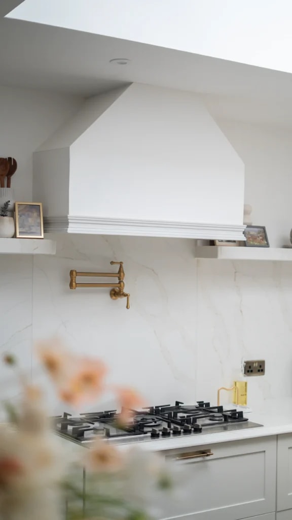 Calacatta Gold Worktops: A Northamptonshire Baking Kitchen project gallery image 1