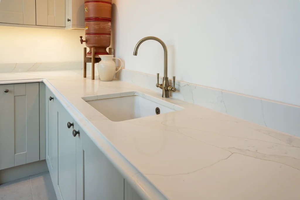 Calacatta Gold Worktops: Rounded Edges in Hertfordshire project gallery image 3