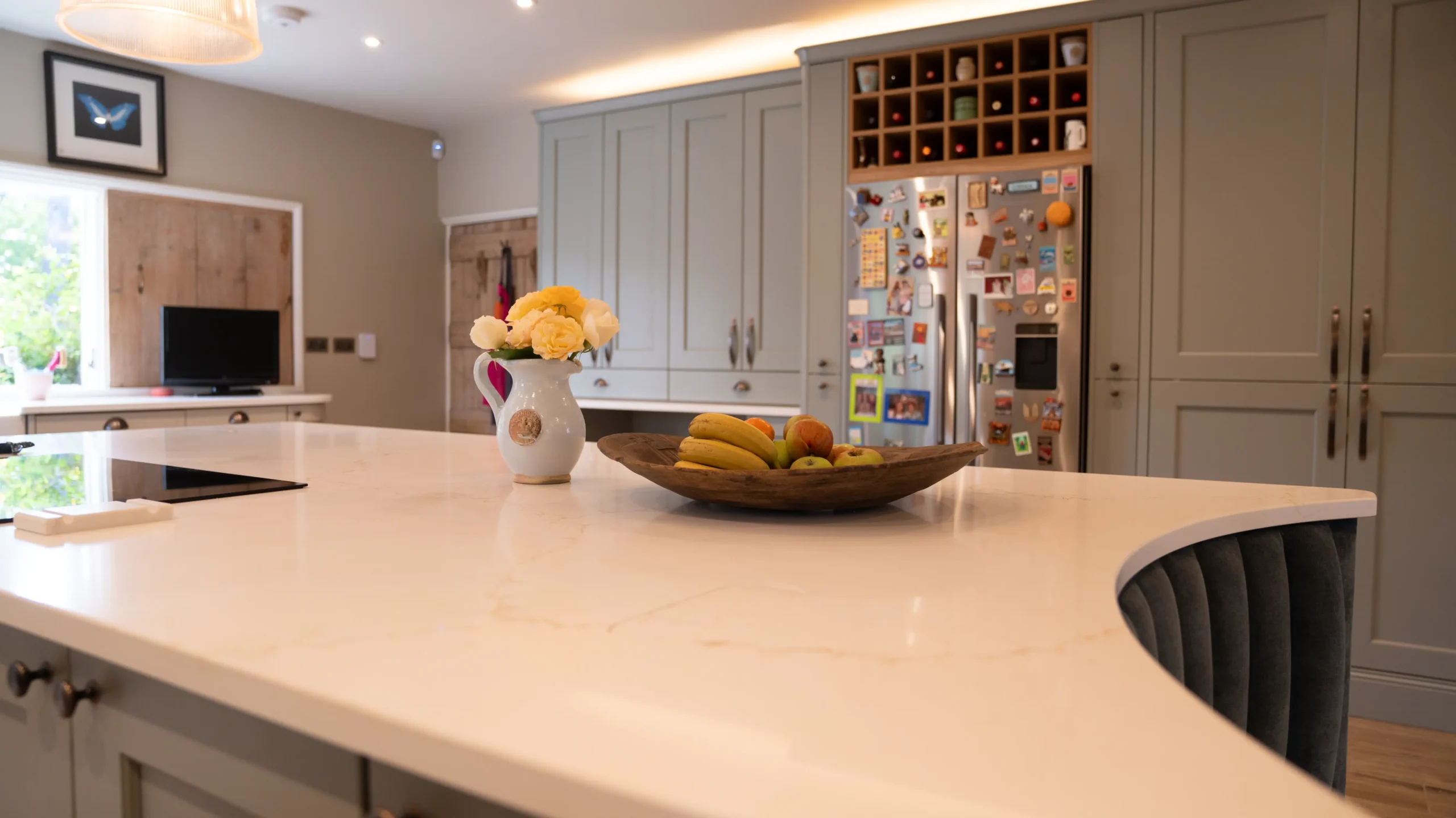Sienna Gold worktop showing bronze-toned veining
