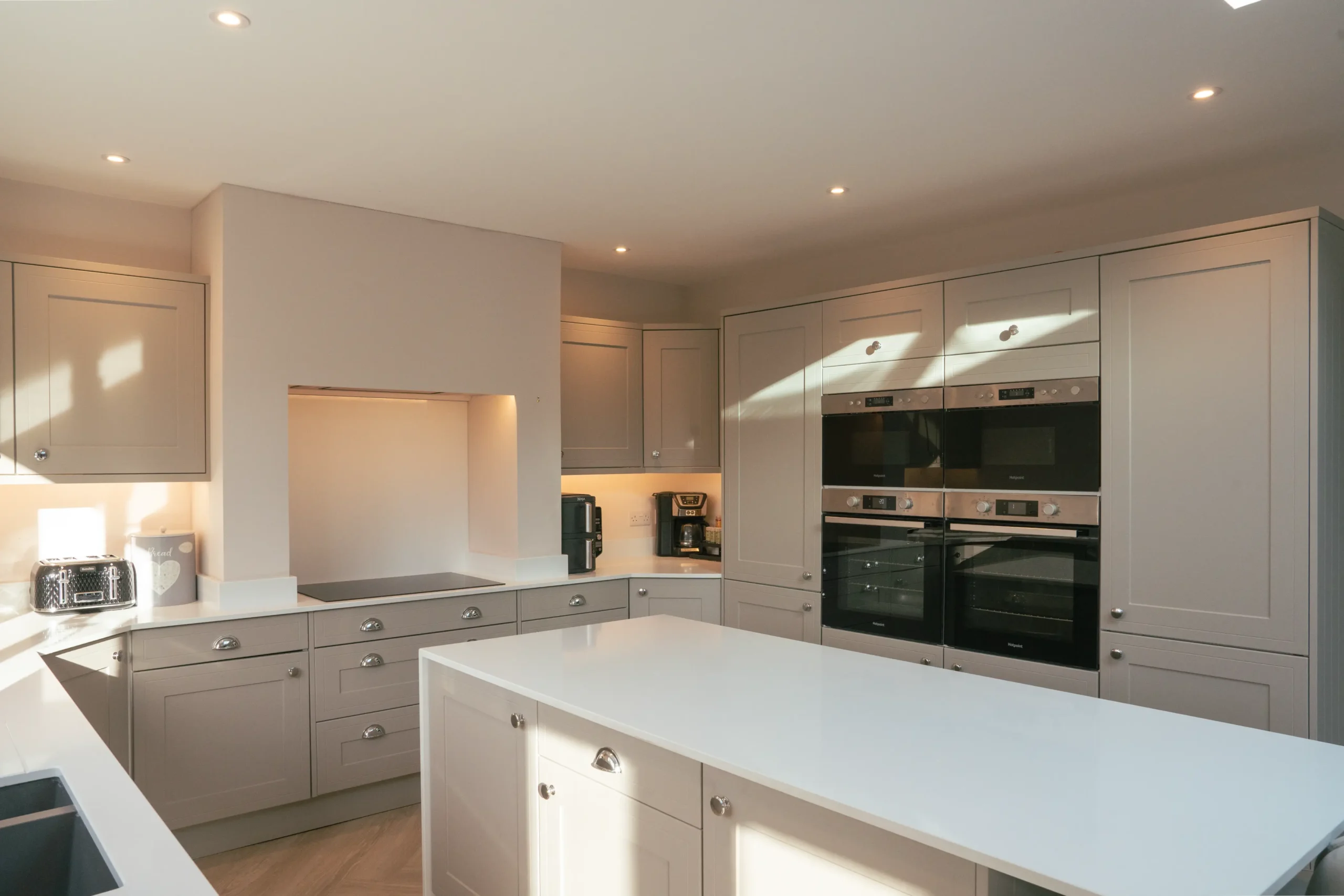 Aspen Ice worktop showing white sparkle finish