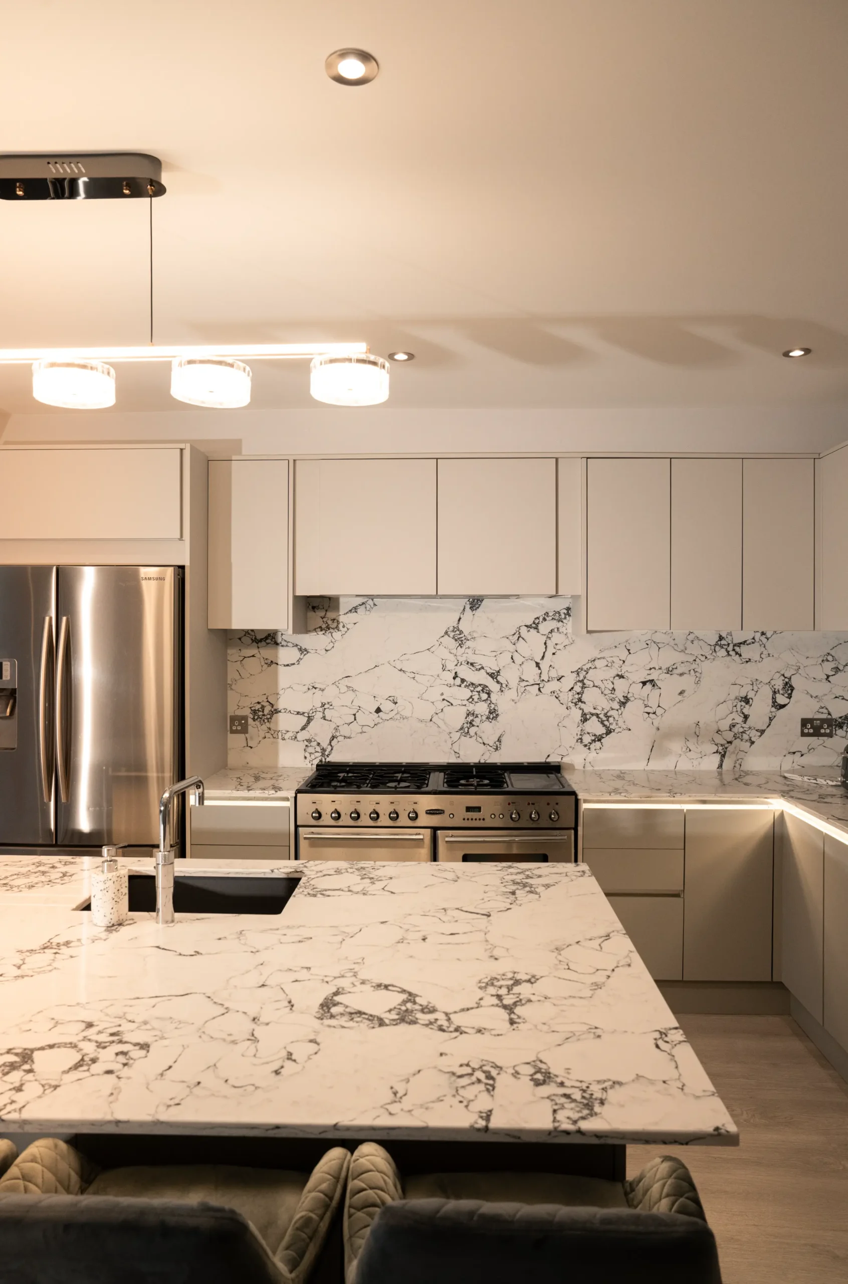 Arabescato worktop showing soft, flowing grey veining