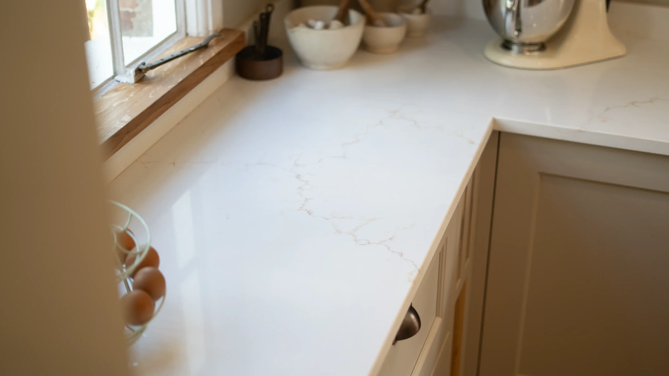 Sienna Gold worktop showing bronze-toned veining
