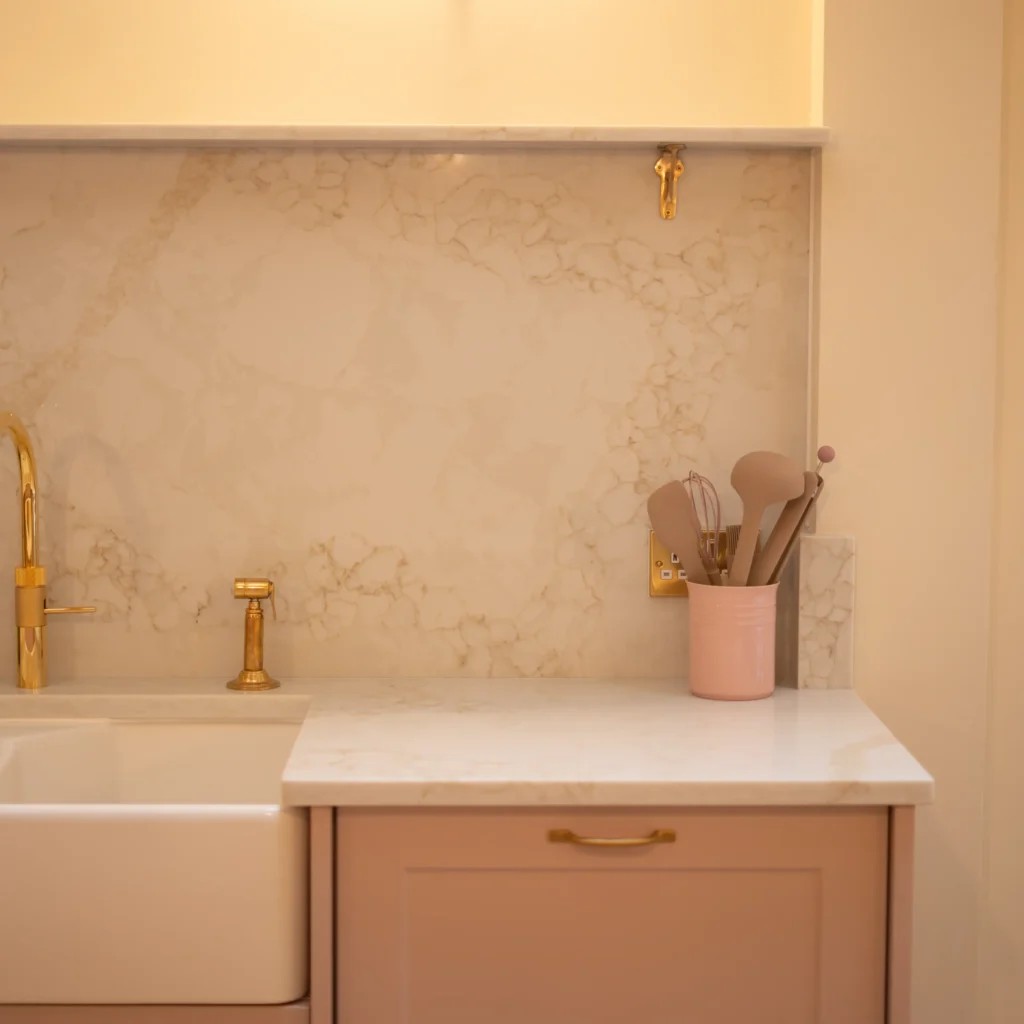 Calacatta Gold Superior Ogee Edge Island in South West London project gallery image 8