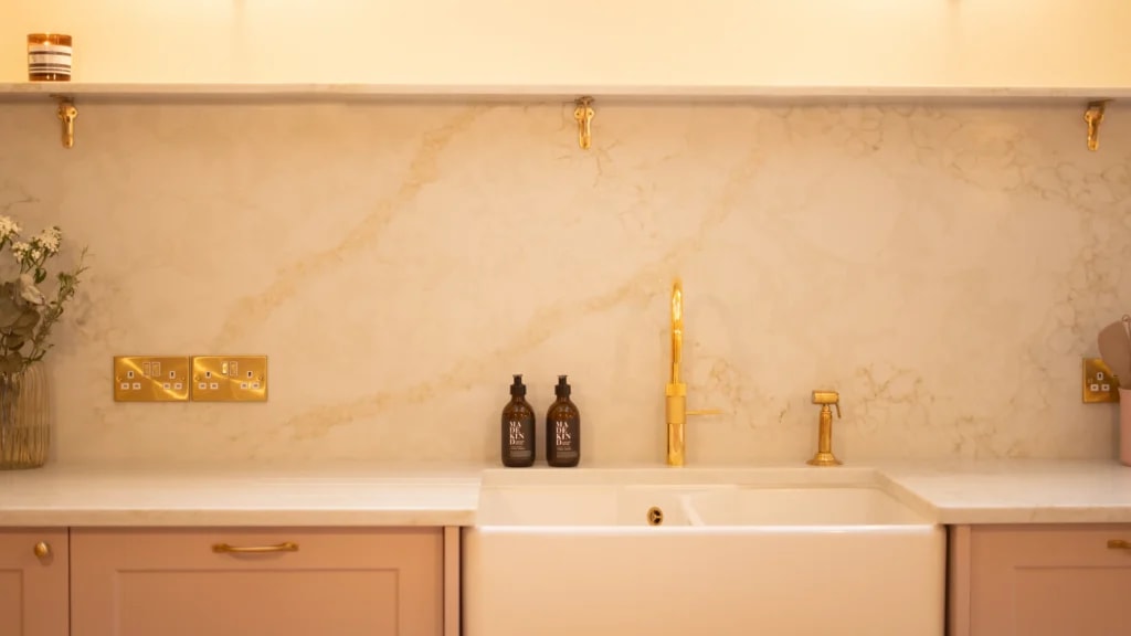 Calacatta Gold Superior Ogee Edge Island in South West London project gallery image 1