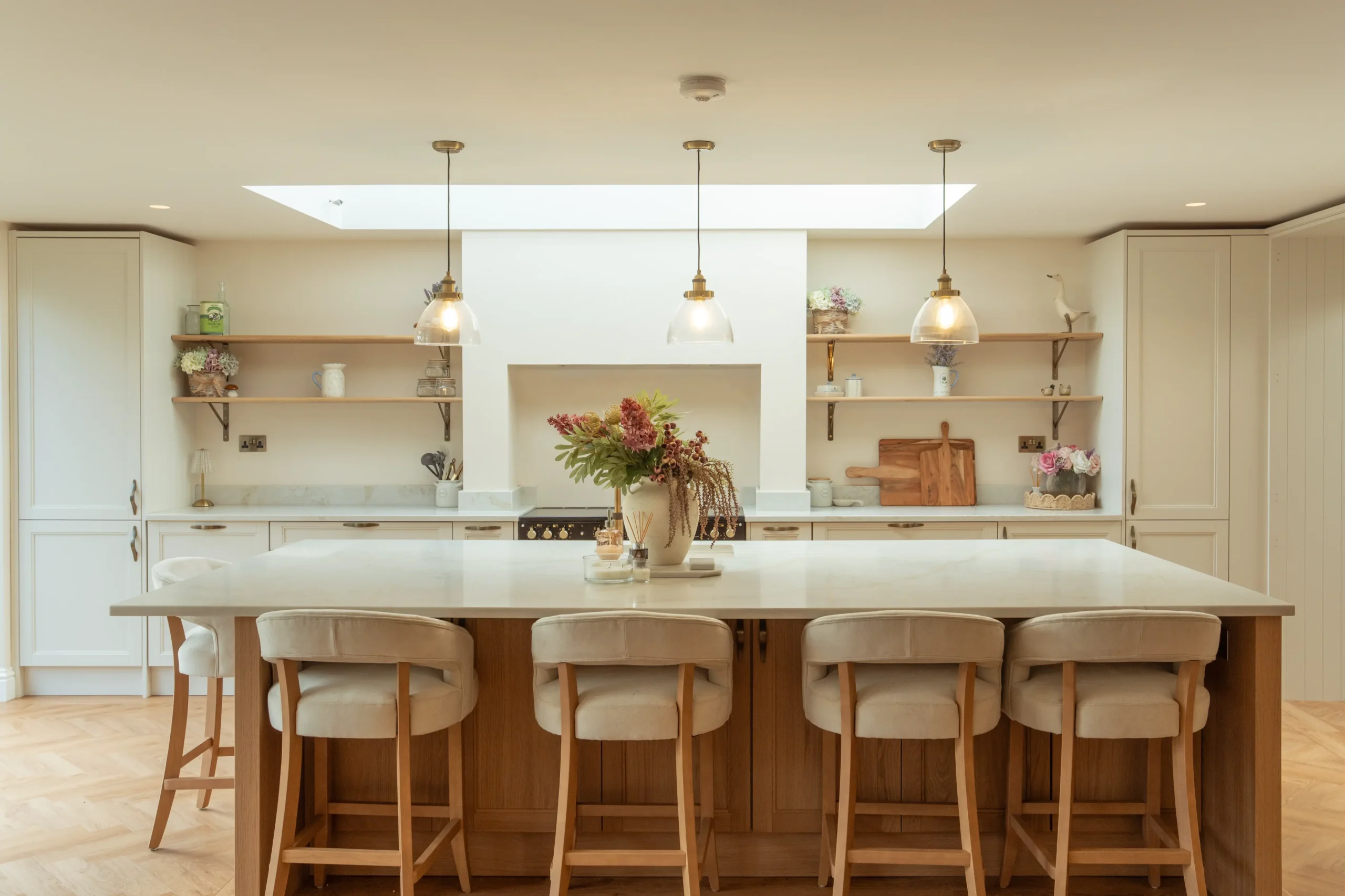 Gold Superior worktop showing elegant grey and soft gold veining