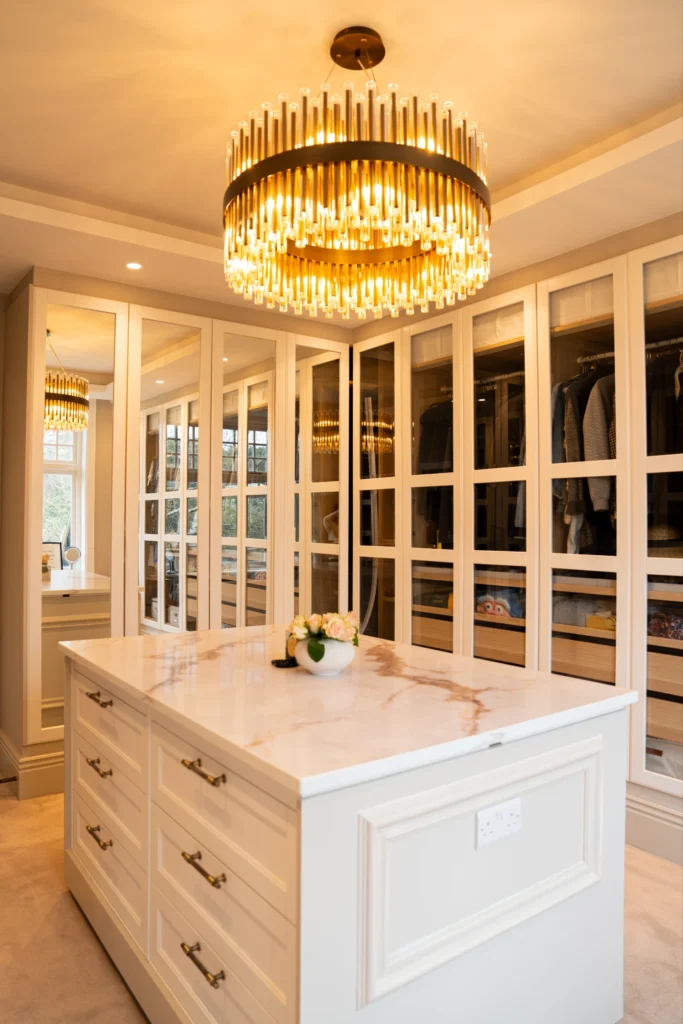 Contemporary kitchen with ELORĀ surfaces and refined interior styling
