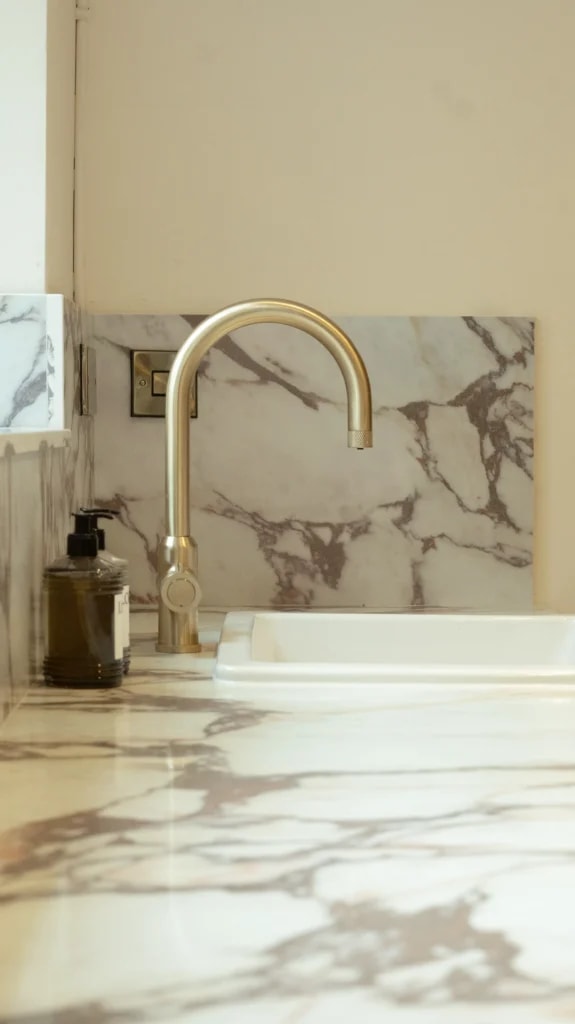 Calacatta Viola Worktops: A Northamptonshire Creator’s Kitchen project gallery image 9