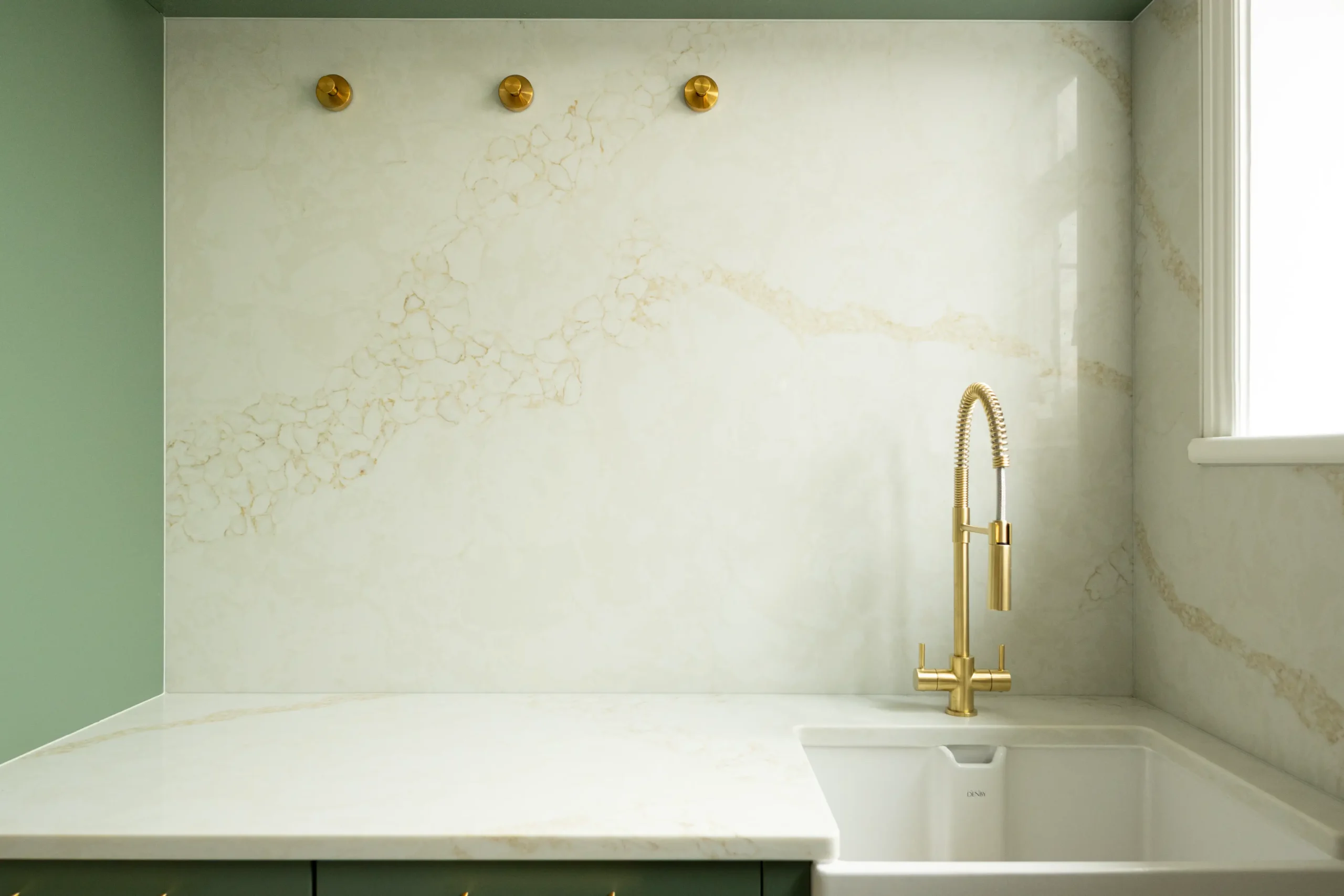 Gold Superior worktop showing elegant grey and soft gold veining