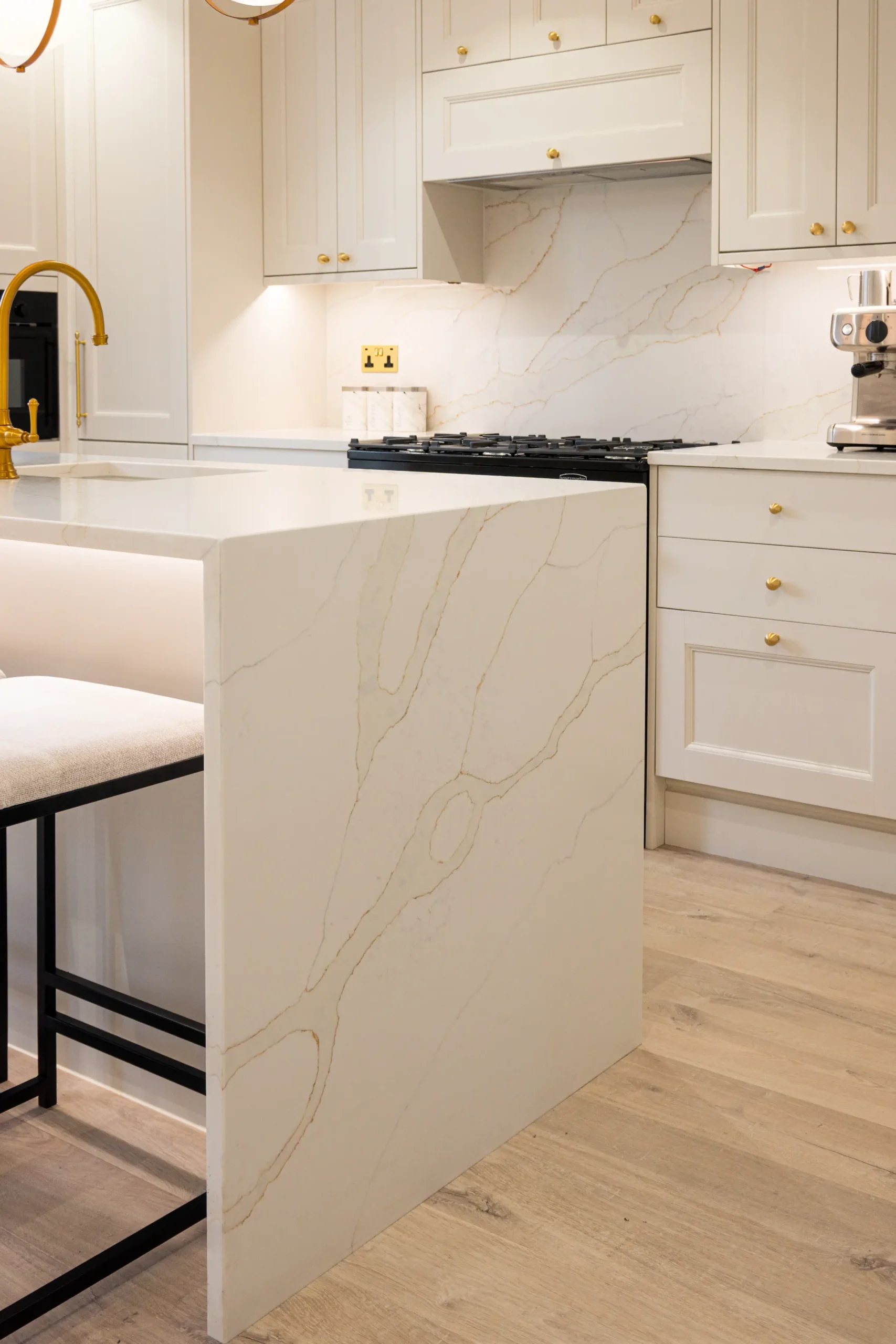 Calacatta Gold worktop showing flowing grey and subtle gold veining