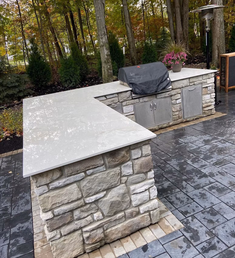 Outdoor kitchen with Helena Dekton worktop