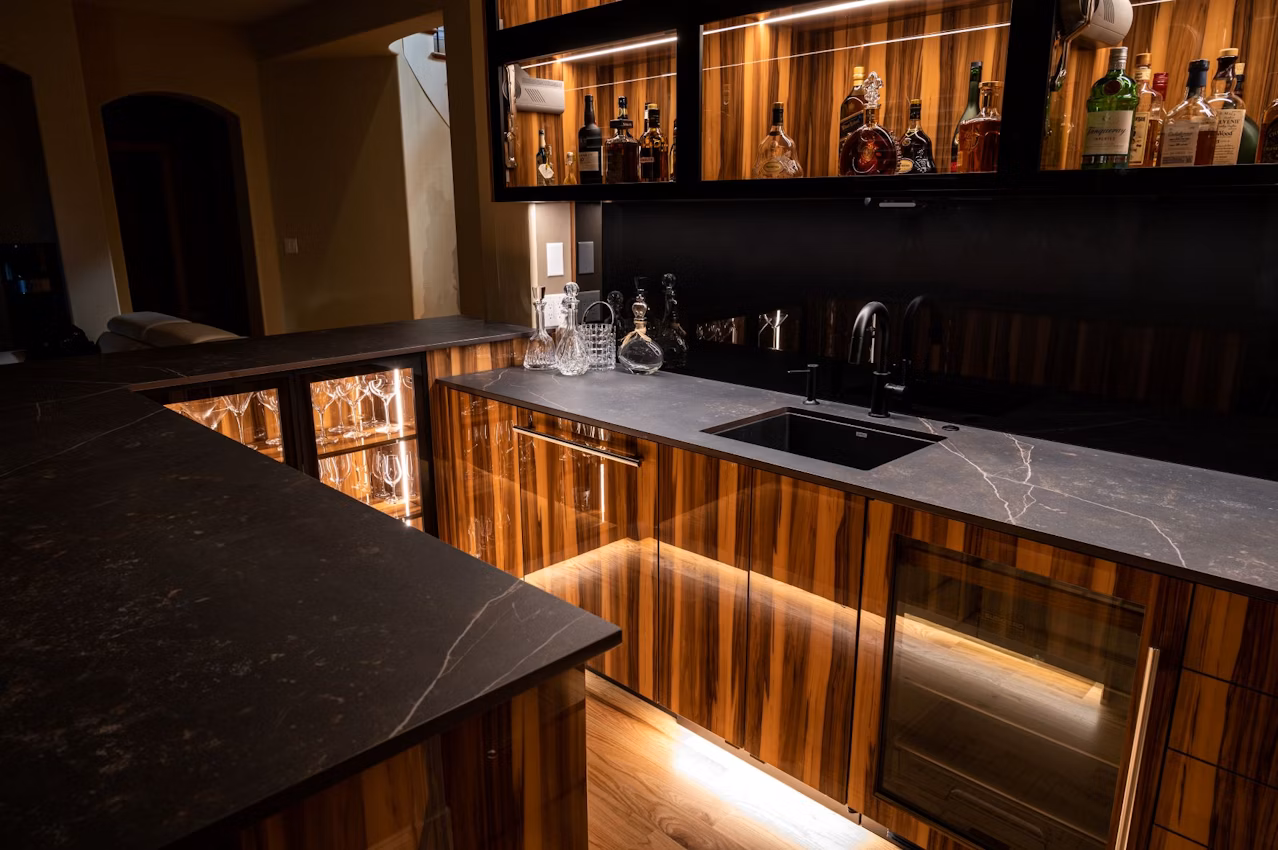 Bar counter with Kelya Dekton worktop