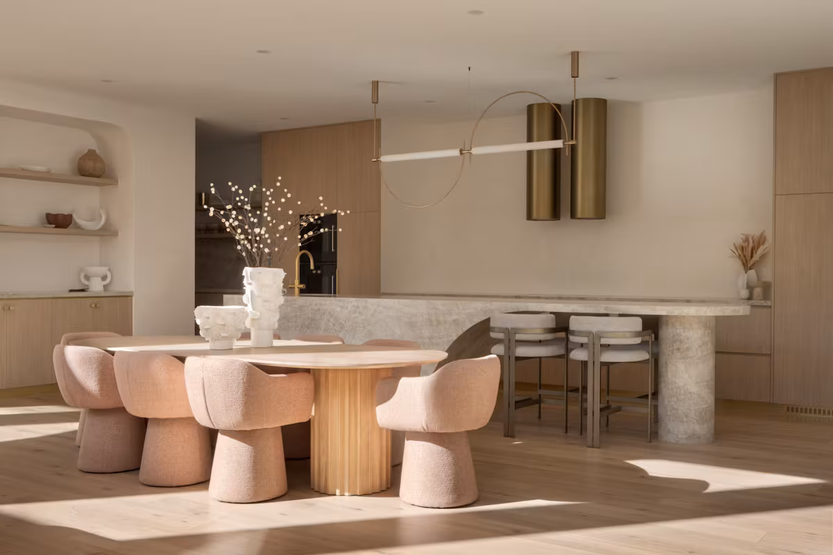 Dining area with Marmorio Dekton kitchen island