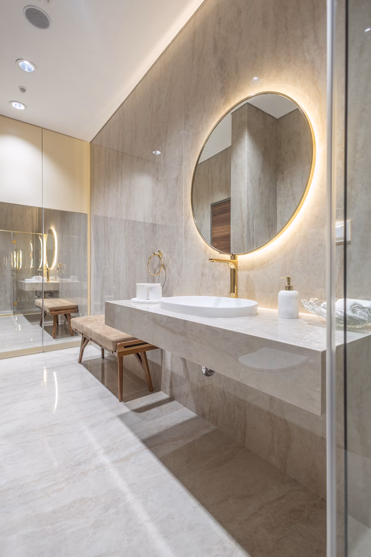 Bathroom vanity with Marmorio Dekton wall panels
