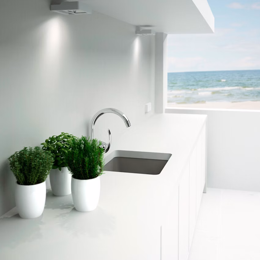Moone Dekton worktop fitted in a kitchen project