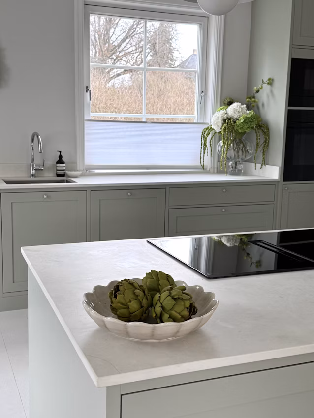 Sandik Dekton worktop in a completed kitchen project