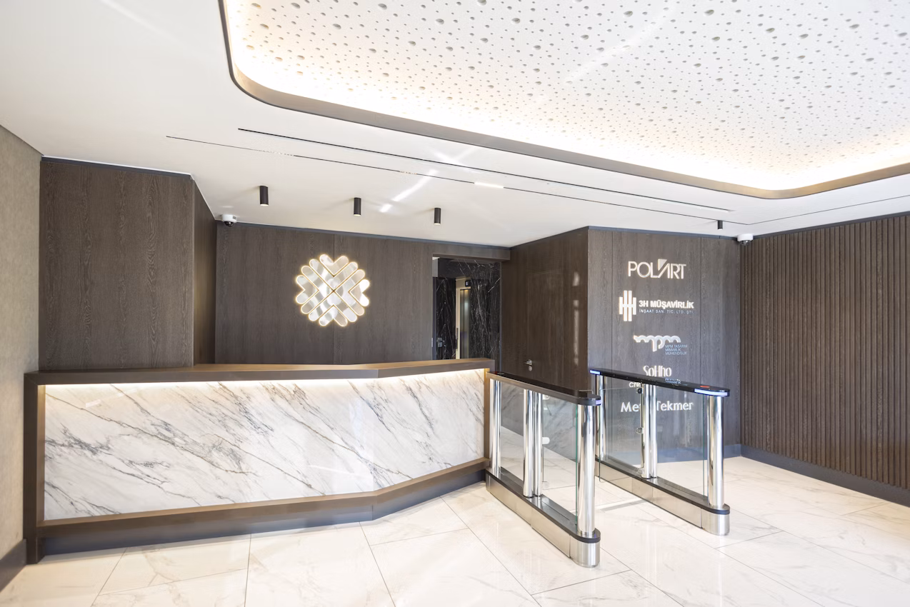 Reception counter with Trance Dekton surface