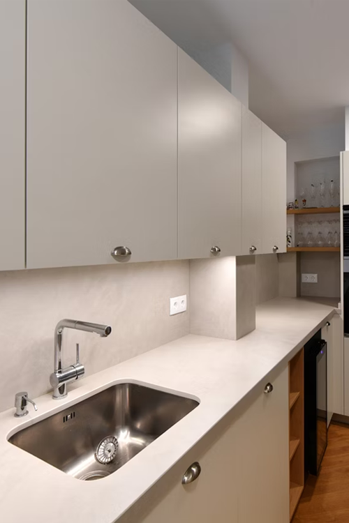Laguna Dekton worktop in a completed kitchen project