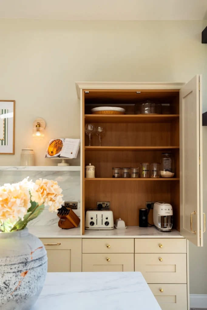 Calacatta Oro Kitchen Worktops in Amersham: Lucy’s Kitchen project gallery image 2