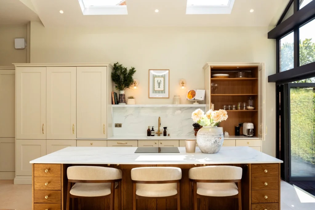 Calacatta Oro Kitchen Worktops in Amersham: Lucy’s Kitchen project gallery image 4