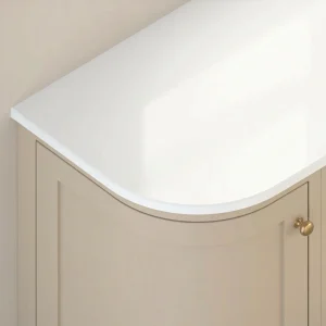 Large radius corner design for stone worktop